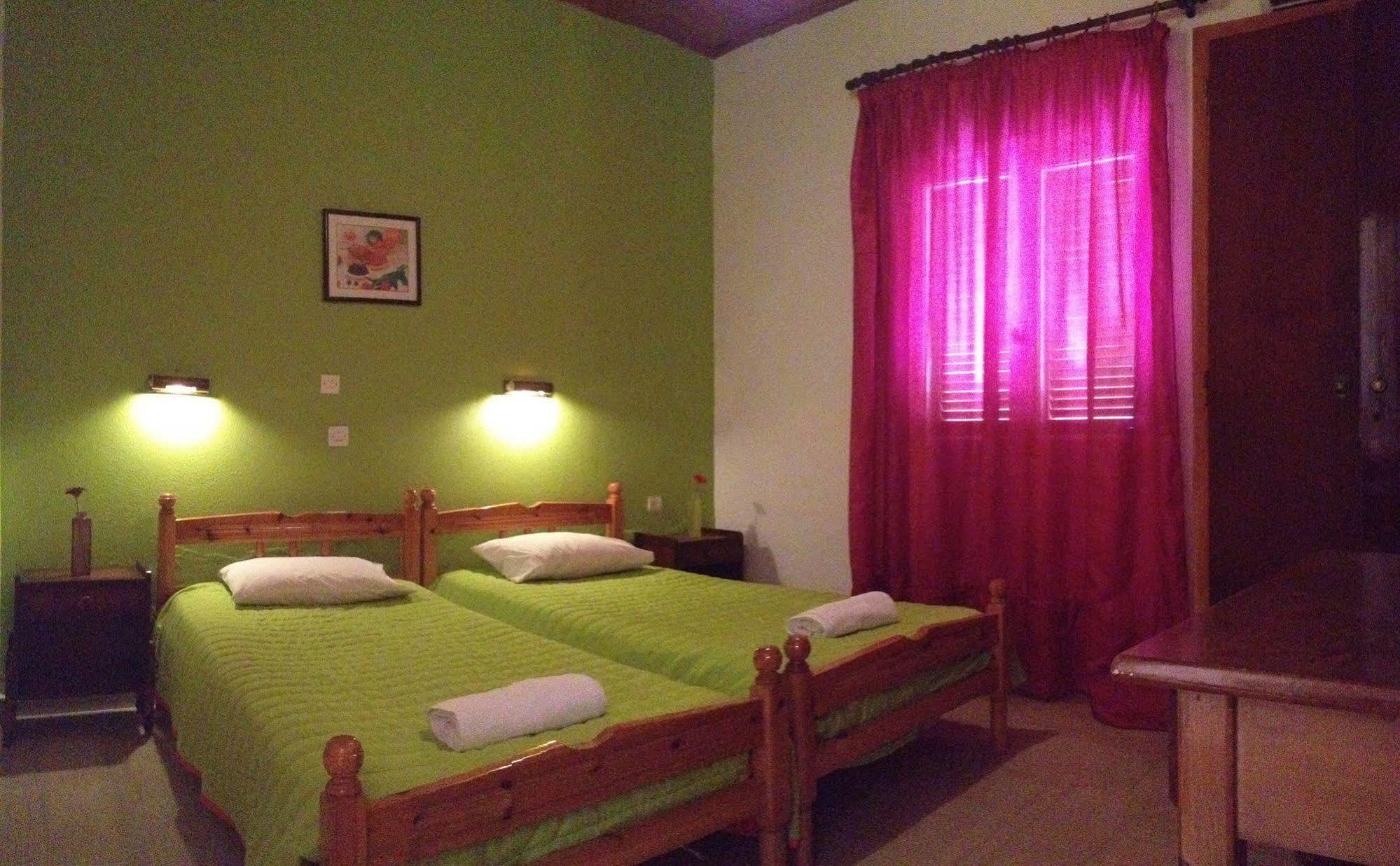 Ionian Breeze Apartments กาวอส ภายนอก รูปภาพ